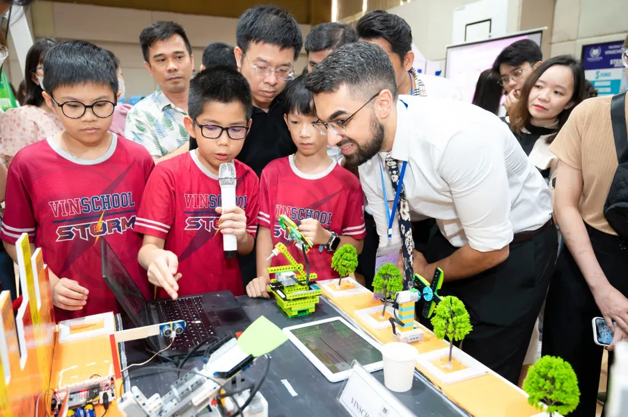 Tham gia các dự án khoa học thực tế