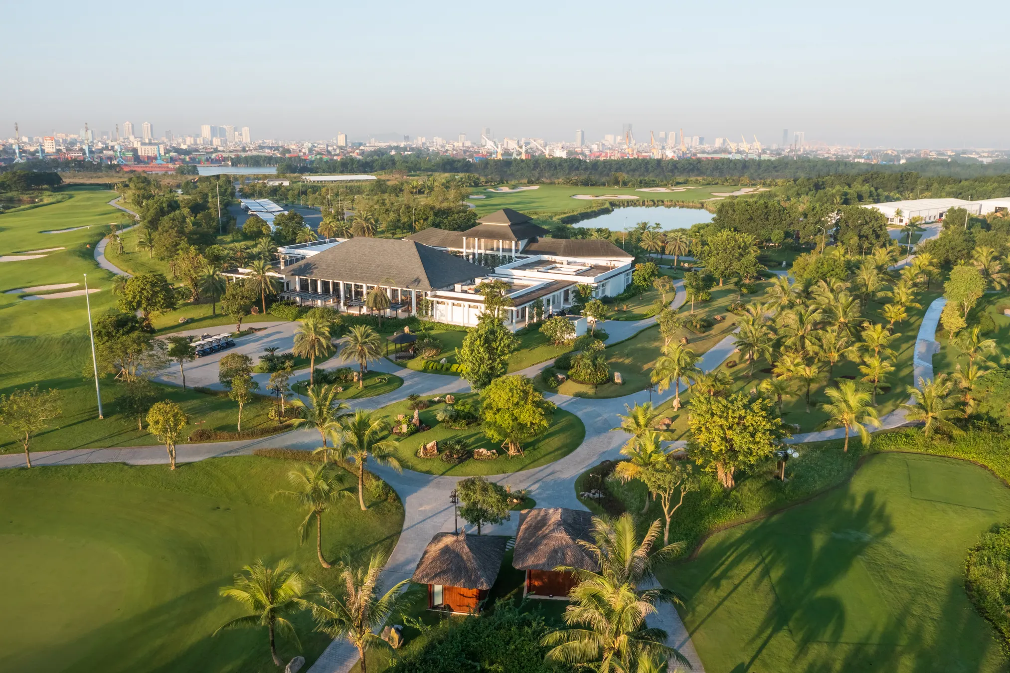 Vinhomes Royal Island
