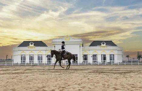 Học viện cưỡi ngựa Hoàng Gia