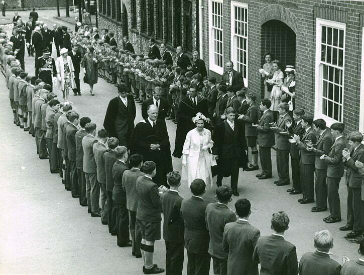 nu-hoang-anhtoi-tham-Brighton-College-nam-1962.jpg