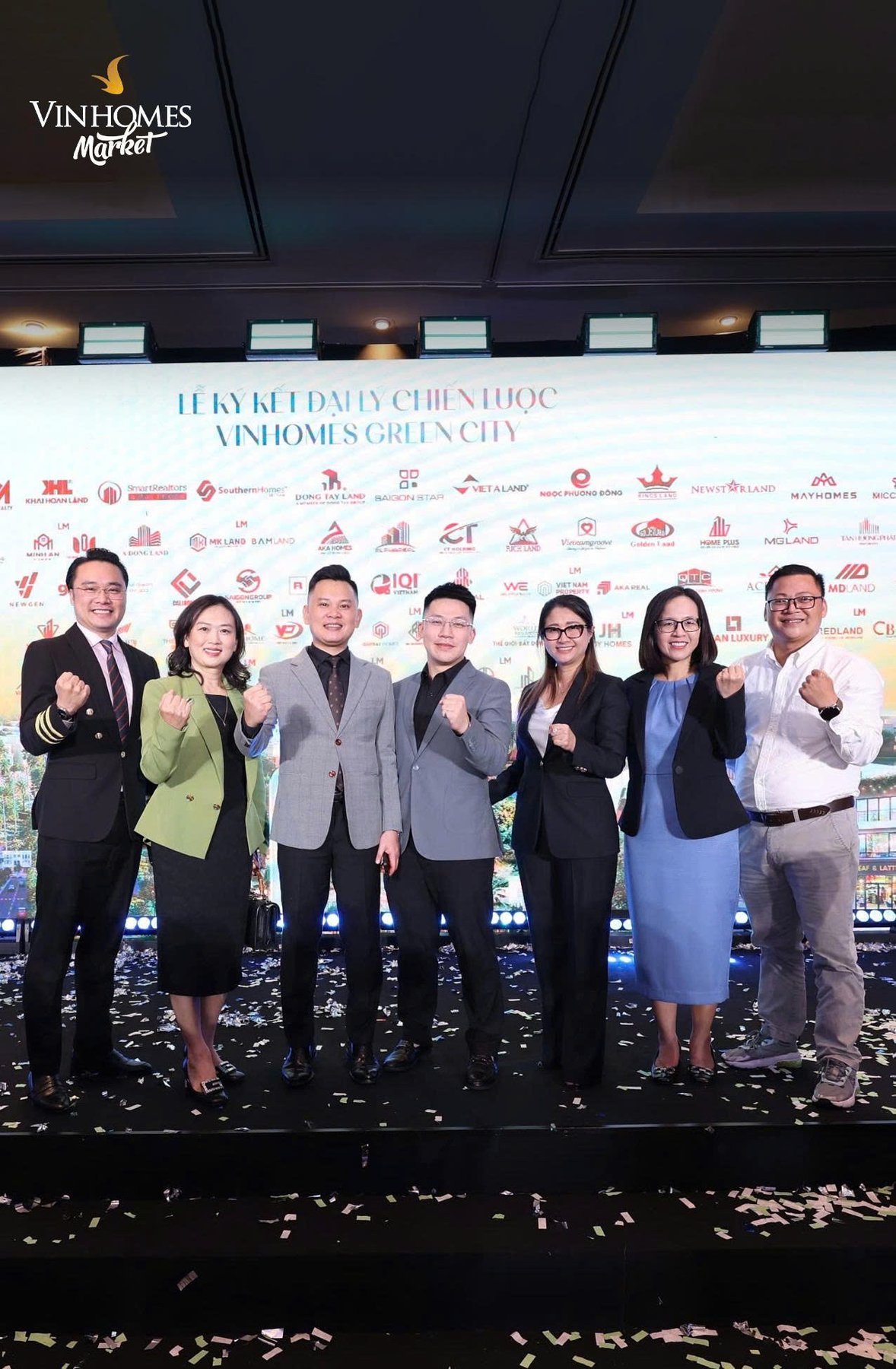 Vinhomes Market là nền tảng chính thức do Vinhomes phát triển, cam kết mang đến cho khách hàng trải nghiệm giao dịch bất động sản minh bạch, an toàn và thuận tiện nhất.