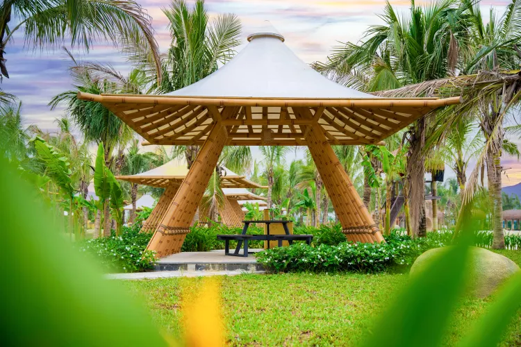 Bể bơi bốn mùa Four Seasons