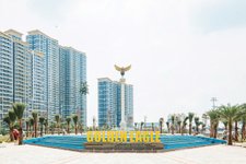 Quảng trường Golden Eagle 