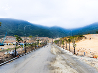 Giữa lòng di sản, "Thiên hạ đệ nhất hùng quan" Vinhomes Hải Vân Bay đang "thay da đổi thịt" từng giờ! Với sức mạnh chinh phục và uy tín từ chủ đầu tư Vinhomes, đại công trường lấn biển đang duy trì nhịp độ thi công thần tốc, hiện thực hóa tầm vóc của một đô thị biển đẳng cấp quốc tế