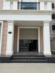 cửa chính