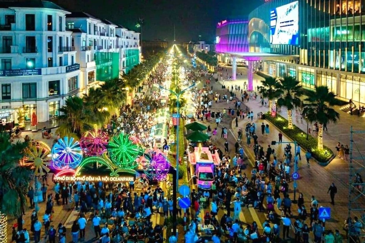 khai-truong-cho-dem-vinhomes-oce.jpg