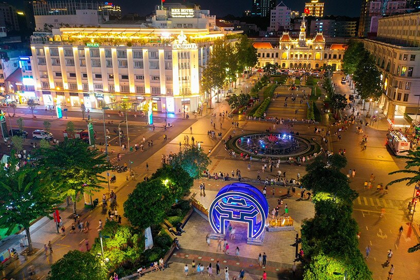 nguyen-hue-walking-street.jpg
