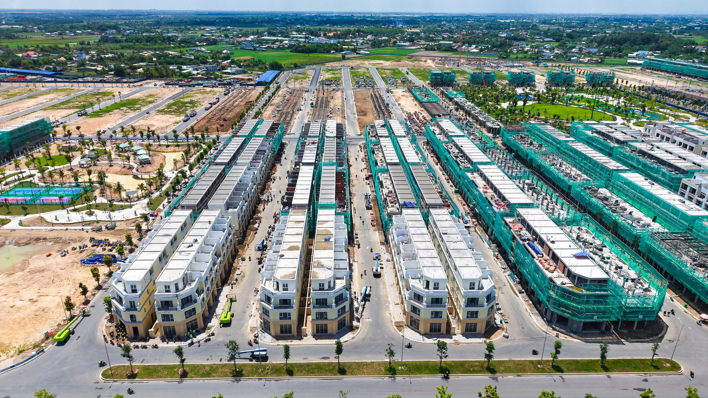 hinh-anh-thi-cong-vinhomes-green-city.jpg