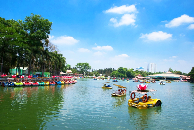 cong_vien_dam_sen.jpg