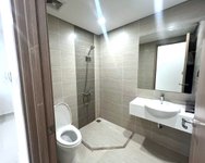 nhà vệ sinh