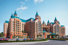 Đây cũng là dự án duy nhất tại TP.HCM có khả năng vận hành đồng thời nhiều thương hiệu quốc tế trong cùng một siêu tổ hợp, mang đến trải nghiệm đa dạng, đẳng cấp cho mọi nhu cầu