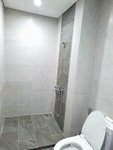 nhà vệ sinh
