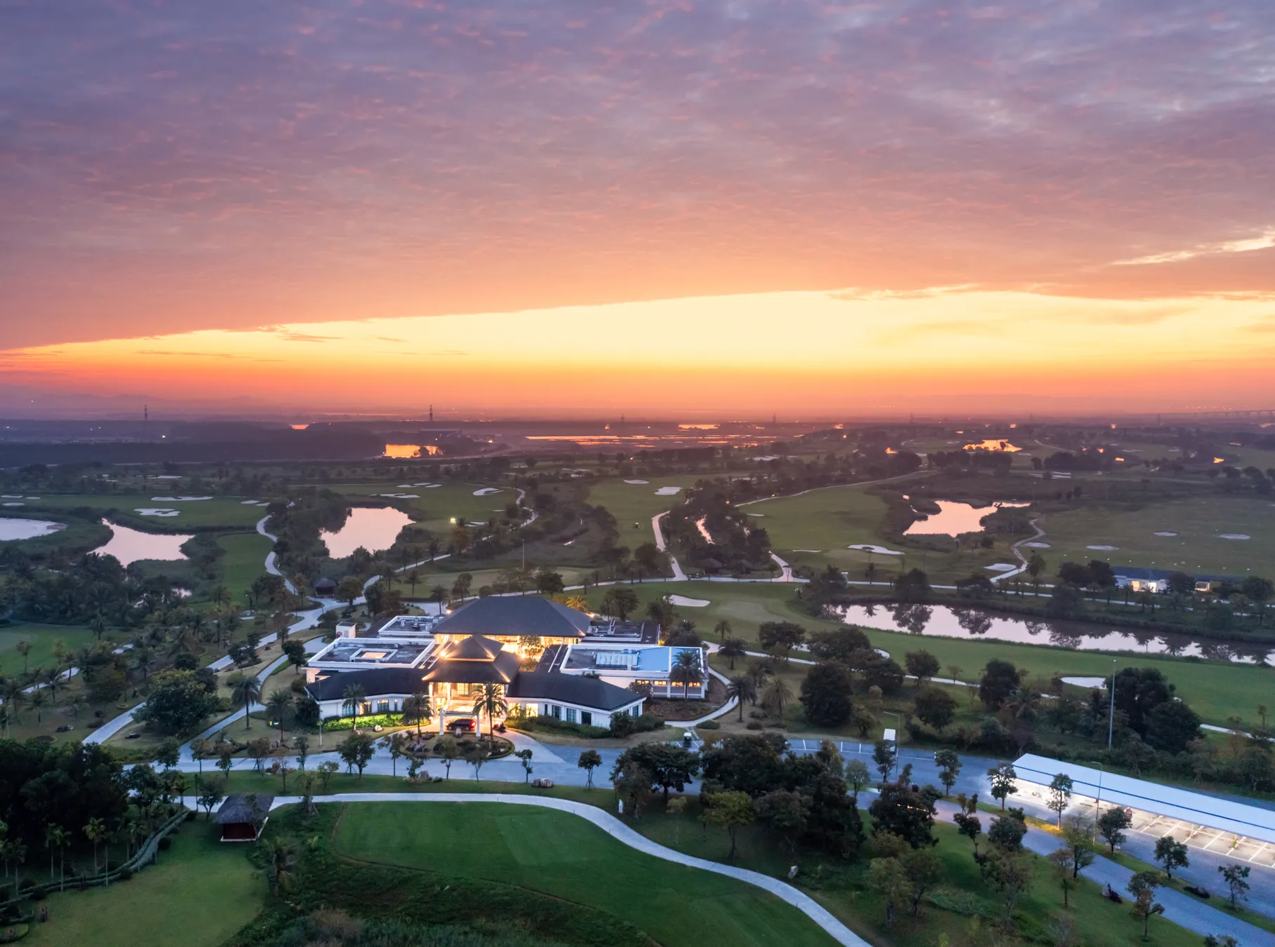 Vinhomes Royal Island